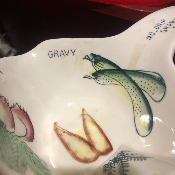 Vintage ceramic gravy Separator with Handle- hand painted vegtables. Great shape - Picture 3 of 8